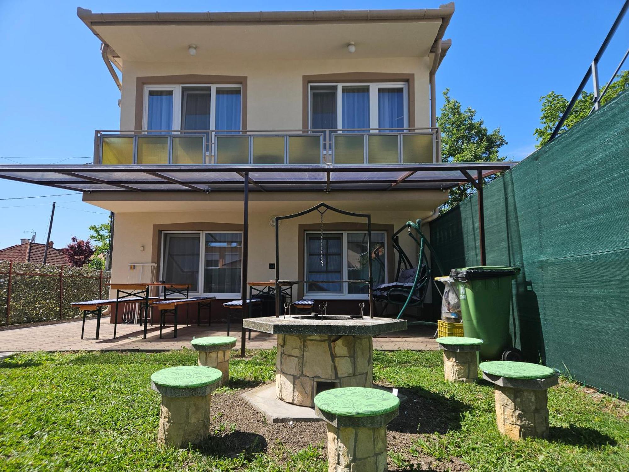 Ada 2 Apartmanhaz Hajdúszoboszló Екстериор снимка